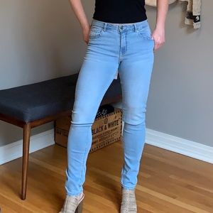 H&M light wash stretch skinny denim jeans👖